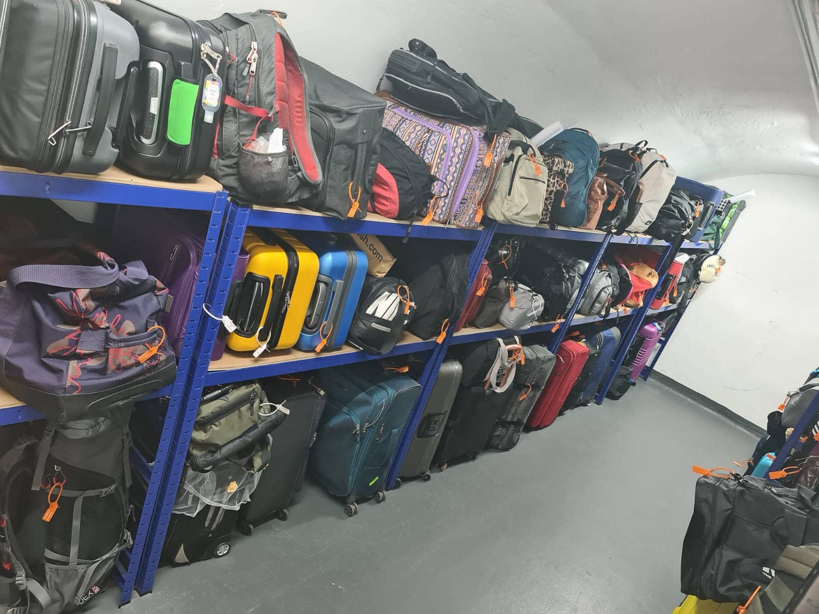 luggage_luggages
